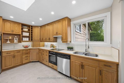 Photo 10 at 861 Boxworth Place, West Shore, Pickering