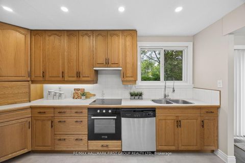 Photo 11 at 861 Boxworth Place, West Shore, Pickering