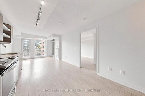Photo 6 at 1118 - 525 Adelaide Street W, Waterfront Communities C1, Toronto