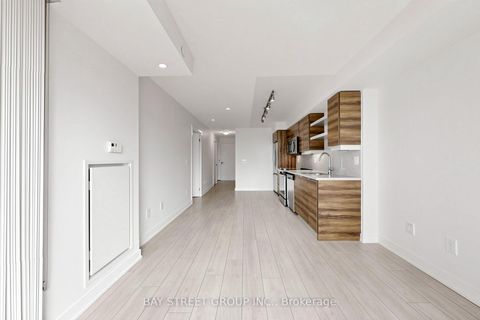 Photo 8 at 1118 - 525 Adelaide Street W, Waterfront Communities C1, Toronto