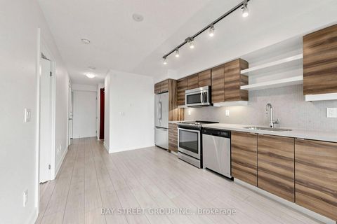 Photo 11 at 1118 - 525 Adelaide Street W, Waterfront Communities C1, Toronto