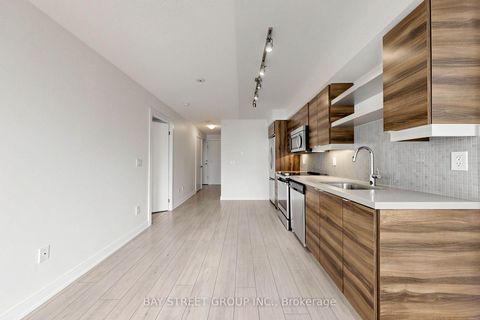 Photo 12 at 1118 - 525 Adelaide Street W, Waterfront Communities C1, Toronto