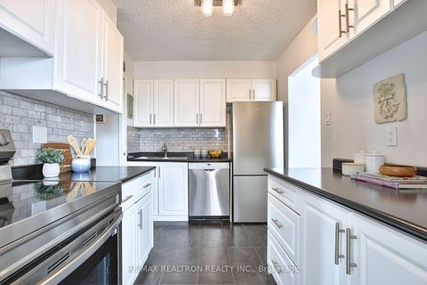 Photo 3 at 711 - 5 Parkway Forest Drive, Henry Farm, Toronto