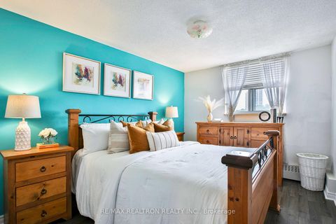 Photo 7 at 711 - 5 Parkway Forest Drive, Henry Farm, Toronto