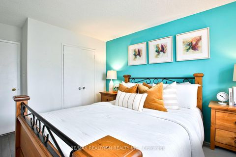 Photo 8 at 711 - 5 Parkway Forest Drive, Henry Farm, Toronto