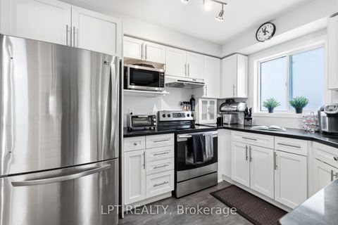 Photo 12 at 8 Burnaby Drive, Keswick North, Georgina