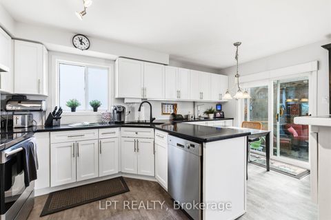 Photo 13 at 8 Burnaby Drive, Keswick North, Georgina