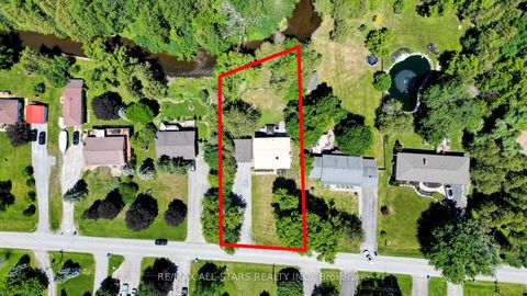 Photo 2 at 32 York Street, Baldwin, Georgina