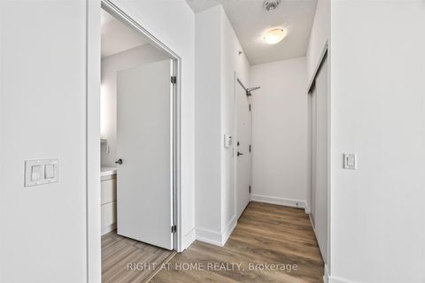 Photo 3 at 712 - 128 Fairview Mall Drive, Don Valley Village, Toronto