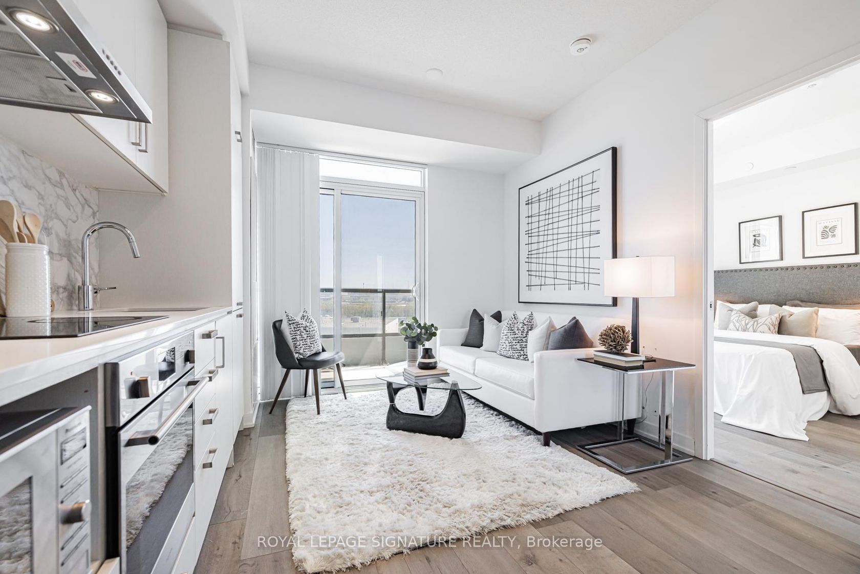 618 - 60 Honeycrisp Crescent, Vaughan Corporate Centre, Vaughan photo number 2