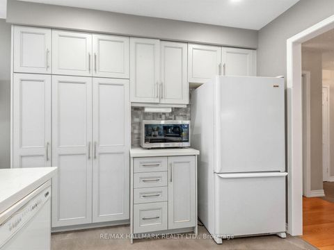Photo 11 at 185 Aurora Heights Drive, Aurora Heights, Aurora