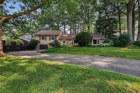 Photo 2 at 140 Shanty Bay Road, North Shore, Barrie