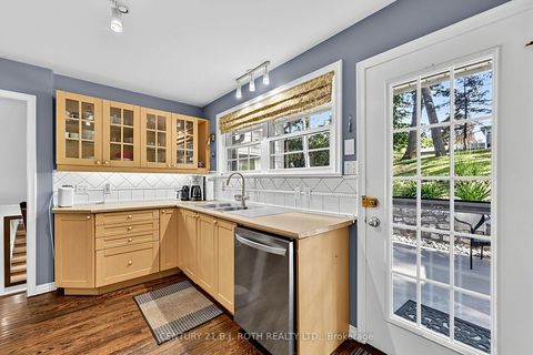 Photo 17 at 140 Shanty Bay Road, North Shore, Barrie