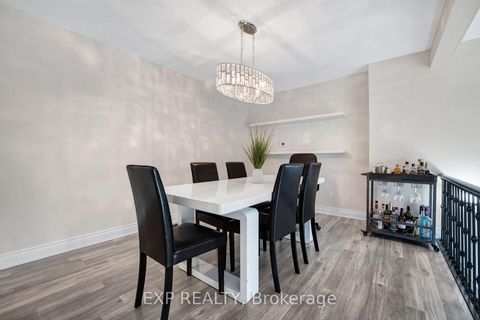 Photo 14 at 6 Poplar Crescent, Aurora Highlands, Aurora