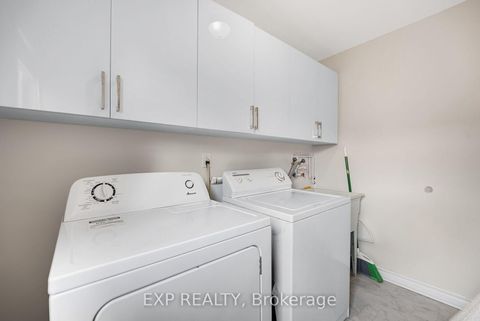 Photo 19 at 6 Poplar Crescent, Aurora Highlands, Aurora