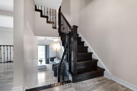 Photo 20 at 6 Poplar Crescent, Aurora Highlands, Aurora