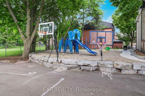 Photo 42 at 6 Poplar Crescent, Aurora Highlands, Aurora