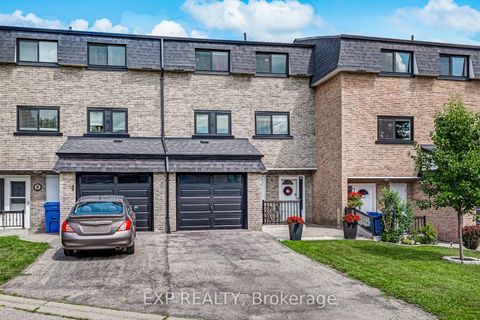 Photo 43 at 6 Poplar Crescent, Aurora Highlands, Aurora