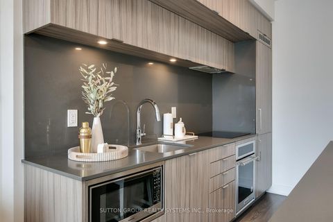 Photo 10 at 910 - 80 Vanauley Street, Chinatown, Toronto