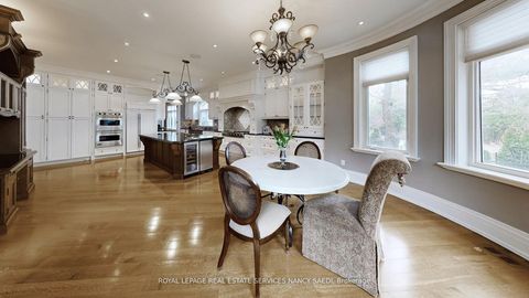 Photo 11 at 9 Fifeshire Road, Windfields, Toronto