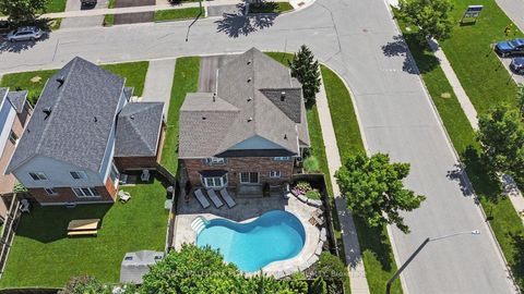 Photo 21 at 16 Blackbird Lane, 400 West, Barrie