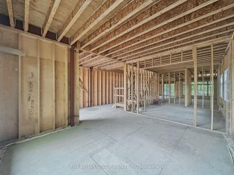 Photo 1 at 188 Crestwood Road, Yorkhill, Vaughan