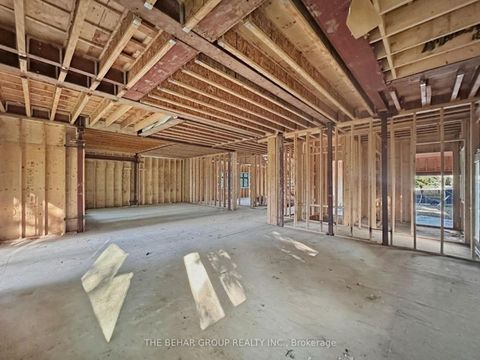 Photo 8 at 188 Crestwood Road, Yorkhill, Vaughan