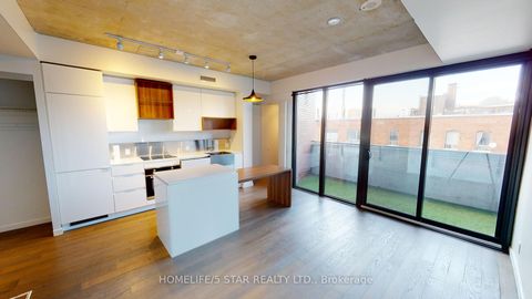 Photo 6 at 310 - 383 SORAUREN Avenue, Roncesvalles, Toronto