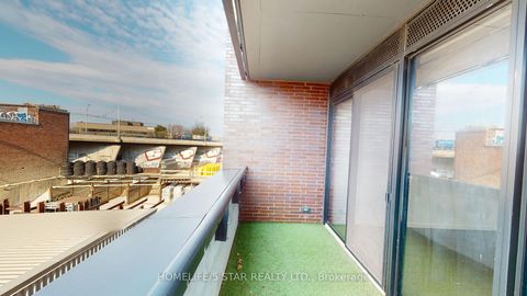 Photo 8 at 310 - 383 SORAUREN Avenue, Roncesvalles, Toronto