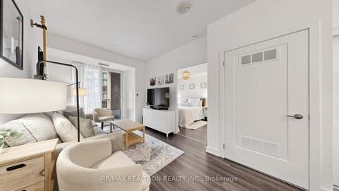 Photo 3 at 216 - 100 Eagle Rock Way, Rural Vaughan, Vaughan