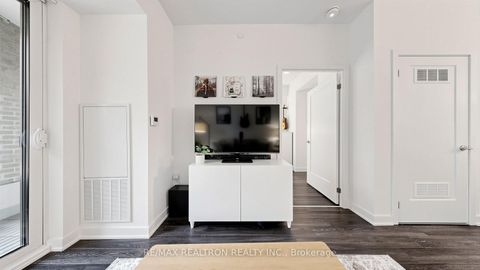 Photo 6 at 216 - 100 Eagle Rock Way, Rural Vaughan, Vaughan