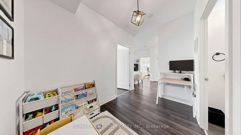 Photo 8 at 216 - 100 Eagle Rock Way, Rural Vaughan, Vaughan