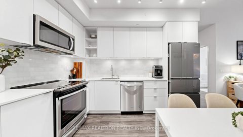 Photo 12 at 216 - 100 Eagle Rock Way, Rural Vaughan, Vaughan