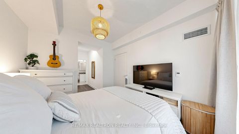 Photo 16 at 216 - 100 Eagle Rock Way, Rural Vaughan, Vaughan