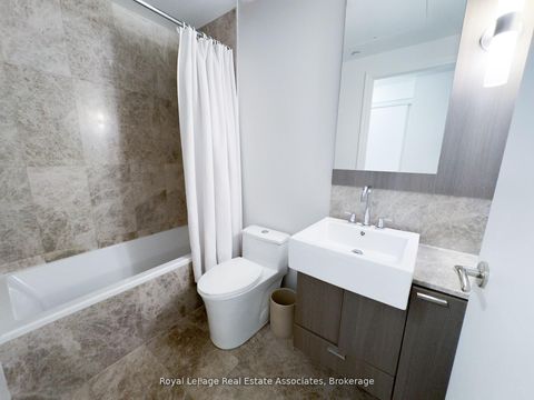Photo 5 at 1604 - 88 Blue Jays Way, Waterfront Communities C1, Toronto
