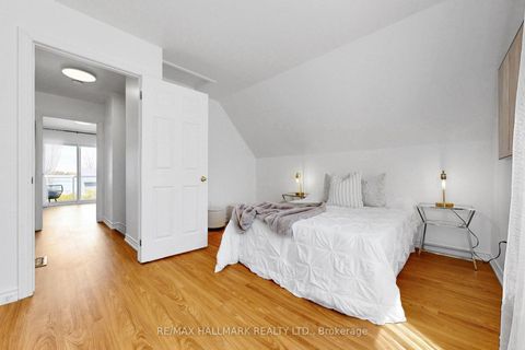 Photo 20 at 941 Lake Drive N, Historic Lakeshore Communities, Georgina
