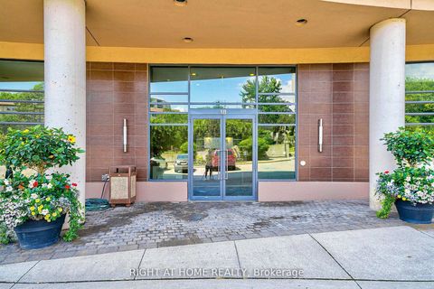 Photo 2 at 813 - 18 Valley Woods Road, Donalda, Toronto