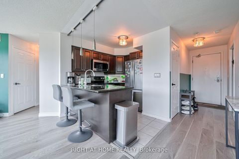 Photo 5 at 813 - 18 Valley Woods Road, Donalda, Toronto