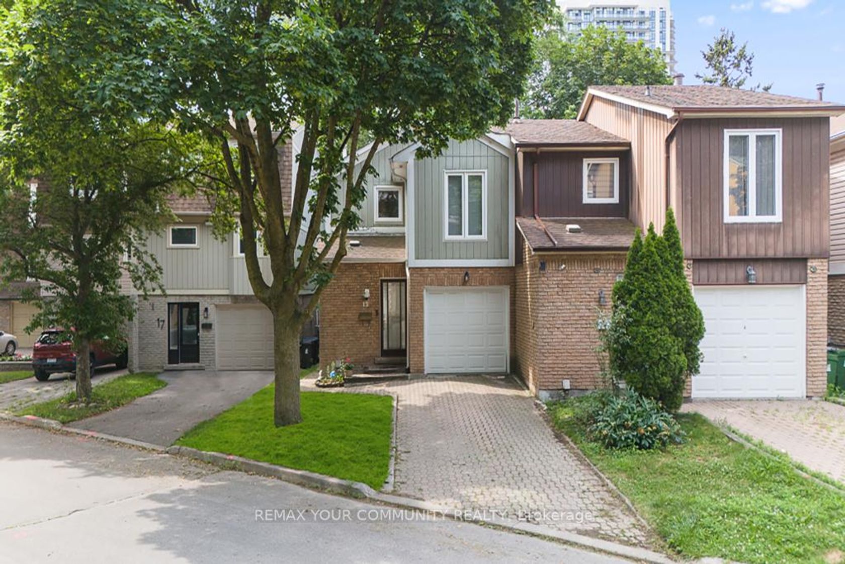 15 Clematis Road, Pleasant View, Toronto photo 3