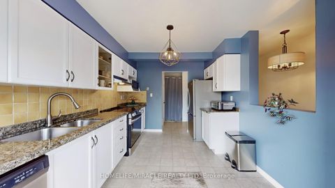 Photo 13 at 4 William Curtis Circle, College Manor, Newmarket