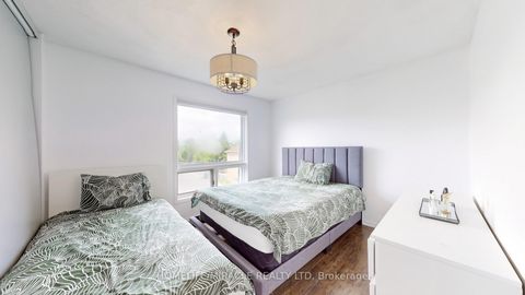 Photo 21 at 4 William Curtis Circle, College Manor, Newmarket
