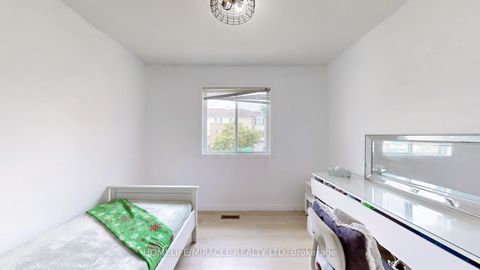 Photo 25 at 4 William Curtis Circle, College Manor, Newmarket