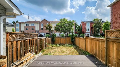 Photo 35 at 4 William Curtis Circle, College Manor, Newmarket