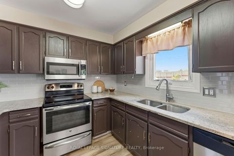 Photo 13 at 146 Beaver Bend Crescent, West Deane, Toronto