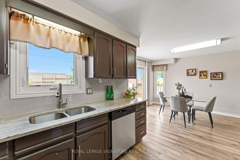 Photo 14 at 146 Beaver Bend Crescent, West Deane, Toronto