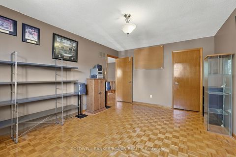 Photo 25 at 33 Marevan Place, East Woodbridge, Vaughan