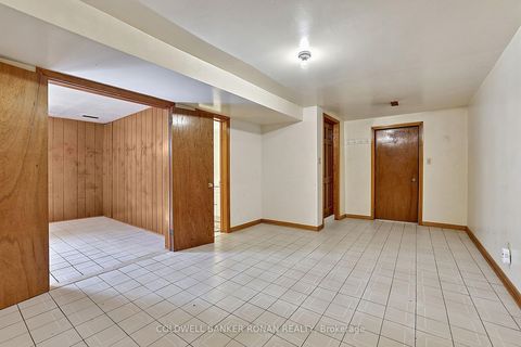 Photo 28 at 33 Marevan Place, East Woodbridge, Vaughan