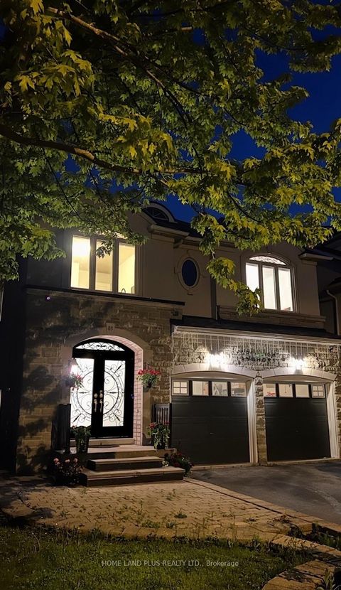 Photo 1 at 48 Langhorst Crescent, Jefferson, Richmond Hill