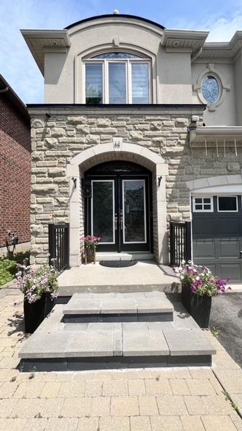 Photo 2 at 48 Langhorst Crescent, Jefferson, Richmond Hill