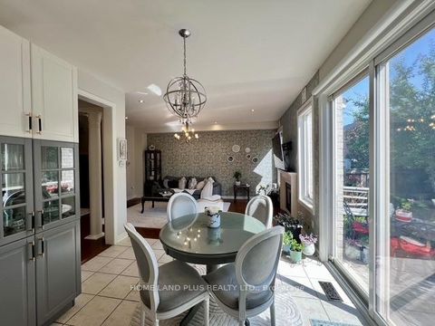 Photo 18 at 48 Langhorst Crescent, Jefferson, Richmond Hill